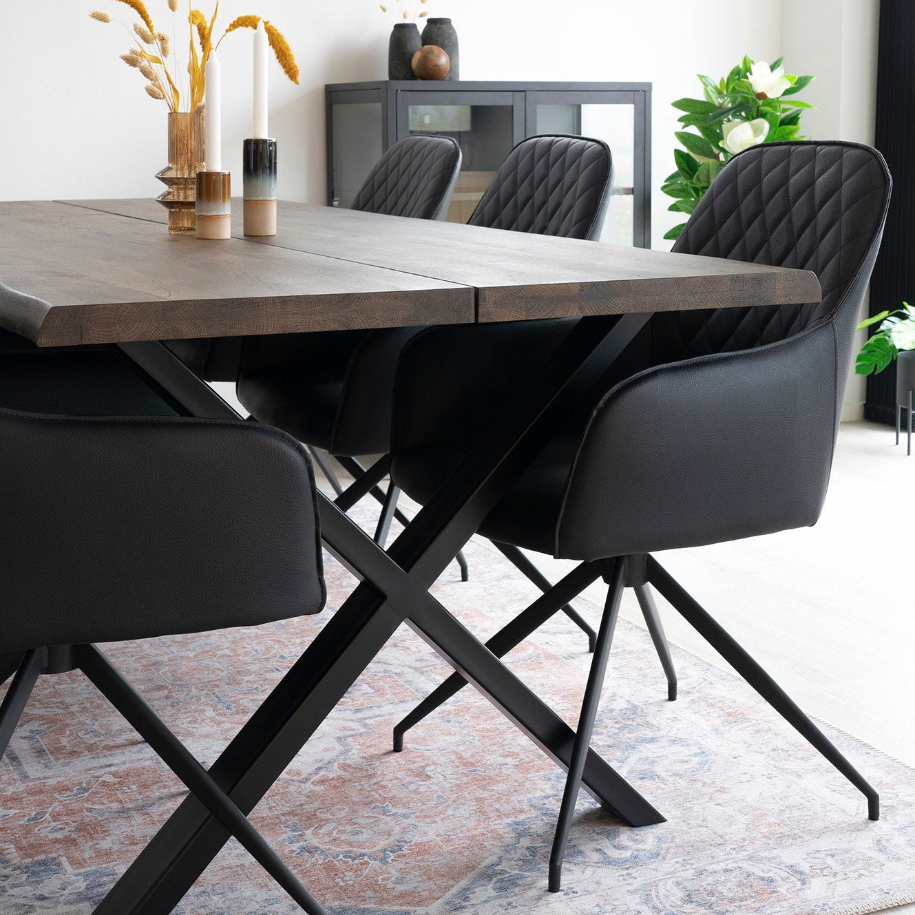 Harbo dreibar spisestol sort PU-skinn