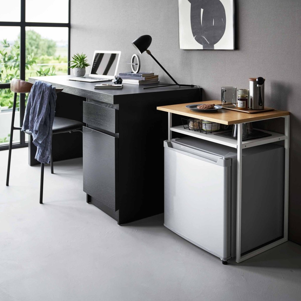 Sidebord med treplate og uttrekkbar hylle hvit 53 x 45 x 66,8 cm - Lindas Dekor