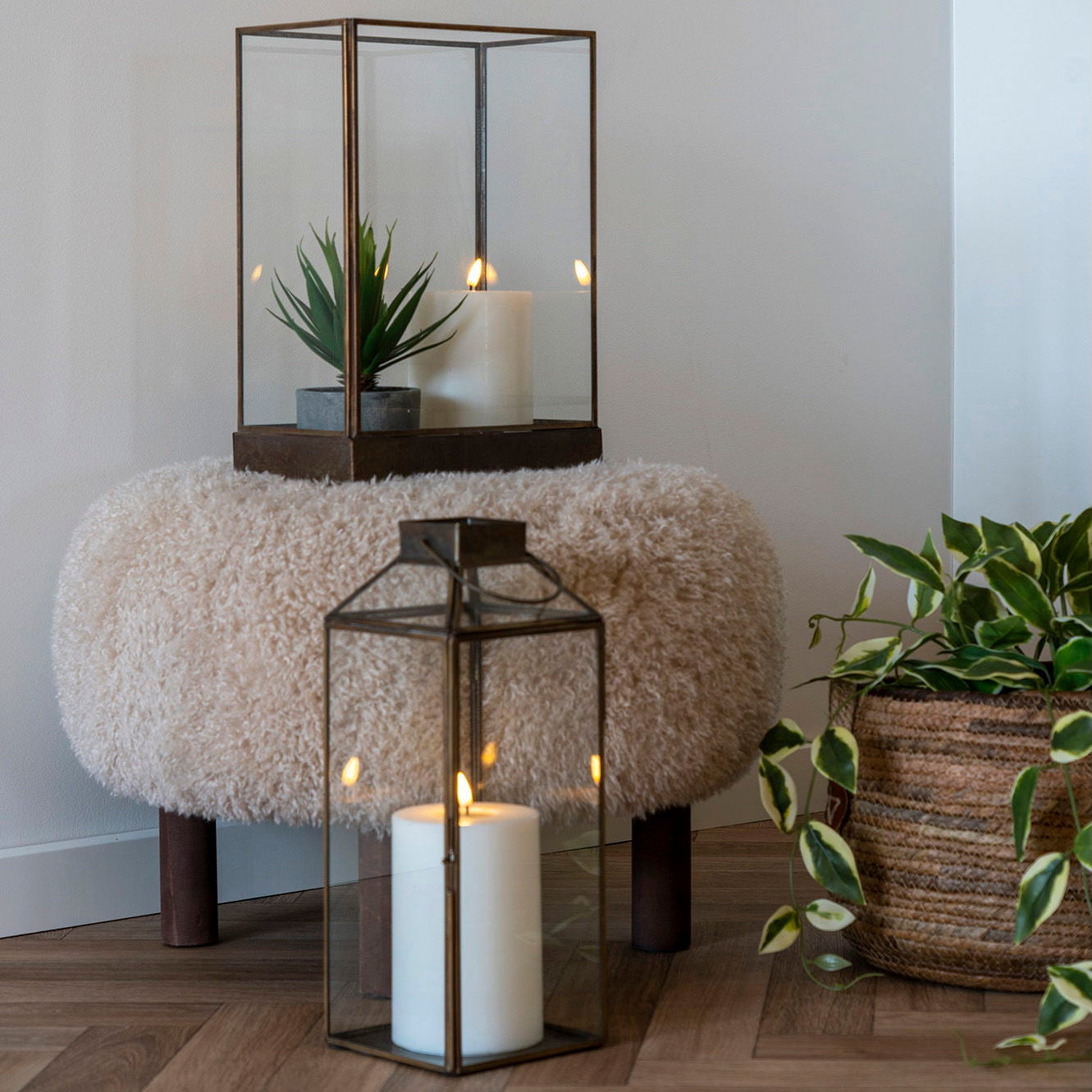 Inverness puff 50 x 36 cm brukt som ekstra sitteplass i stue