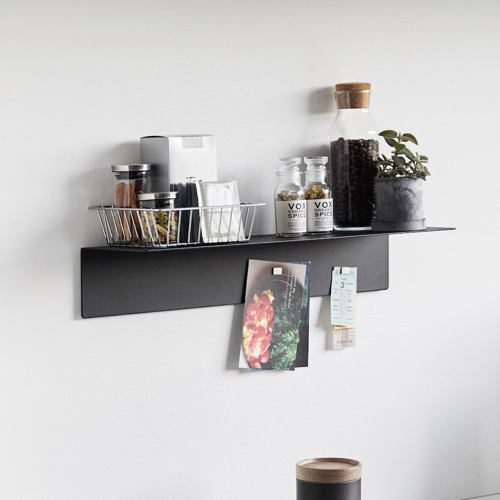 Vegghylle i sort metall 50 x 15,7 cm - Lindas Dekor