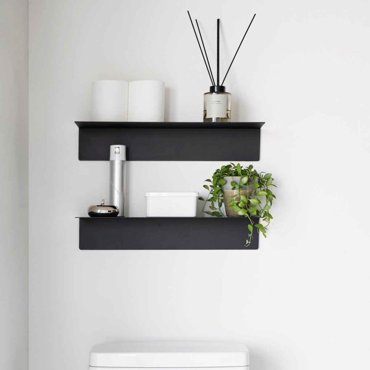 Vegghylle i sort metall 50 x 15,7 cm - Lindas Dekor
