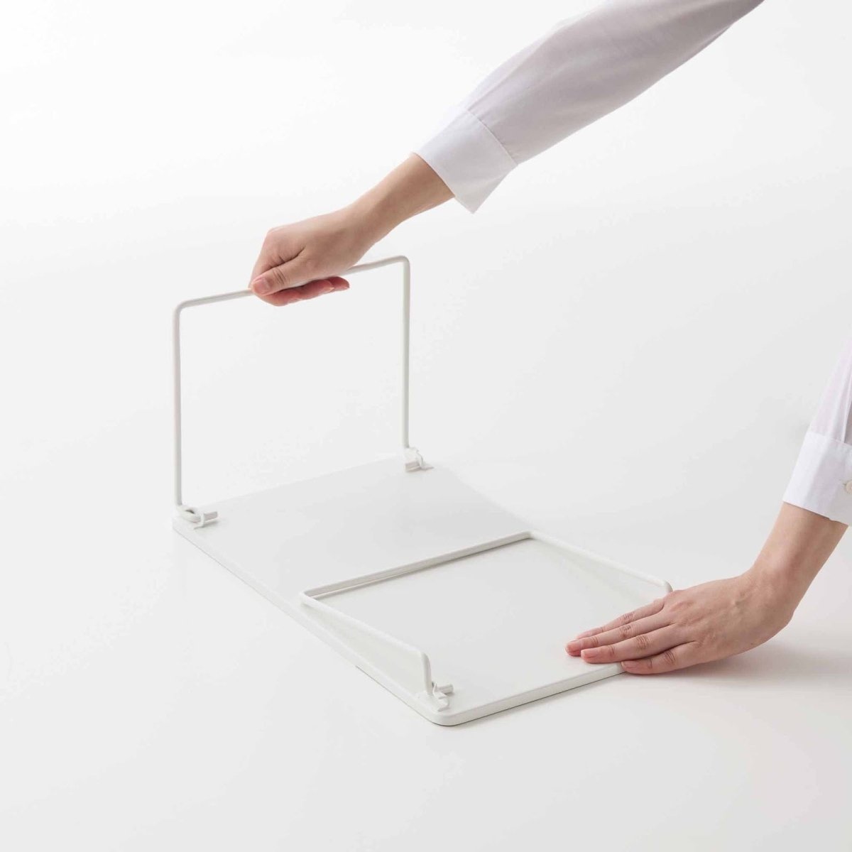 Sammenleggbar hylle i hvitt stål fra Yamazaki
