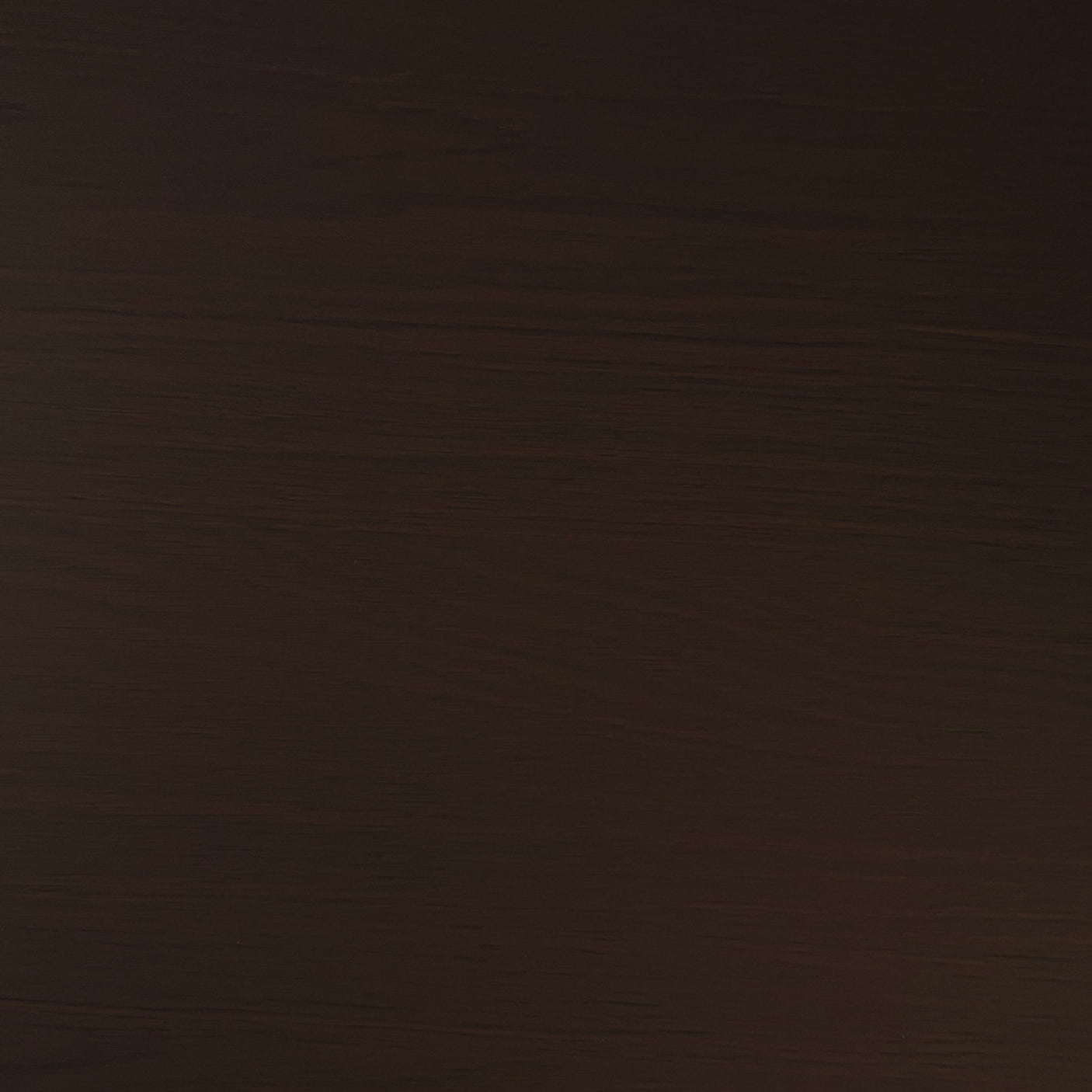 Kontaktplast i mørkt treverk fra Lindas Dekor, perfekt til moderne interiør.