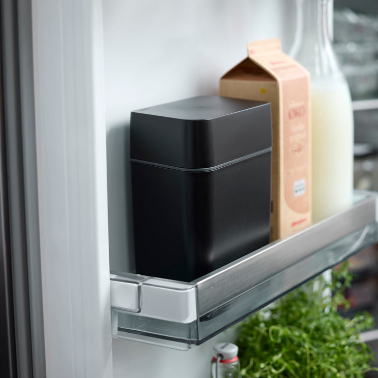 Hygienisk osteboks til kjøleskap i svart design