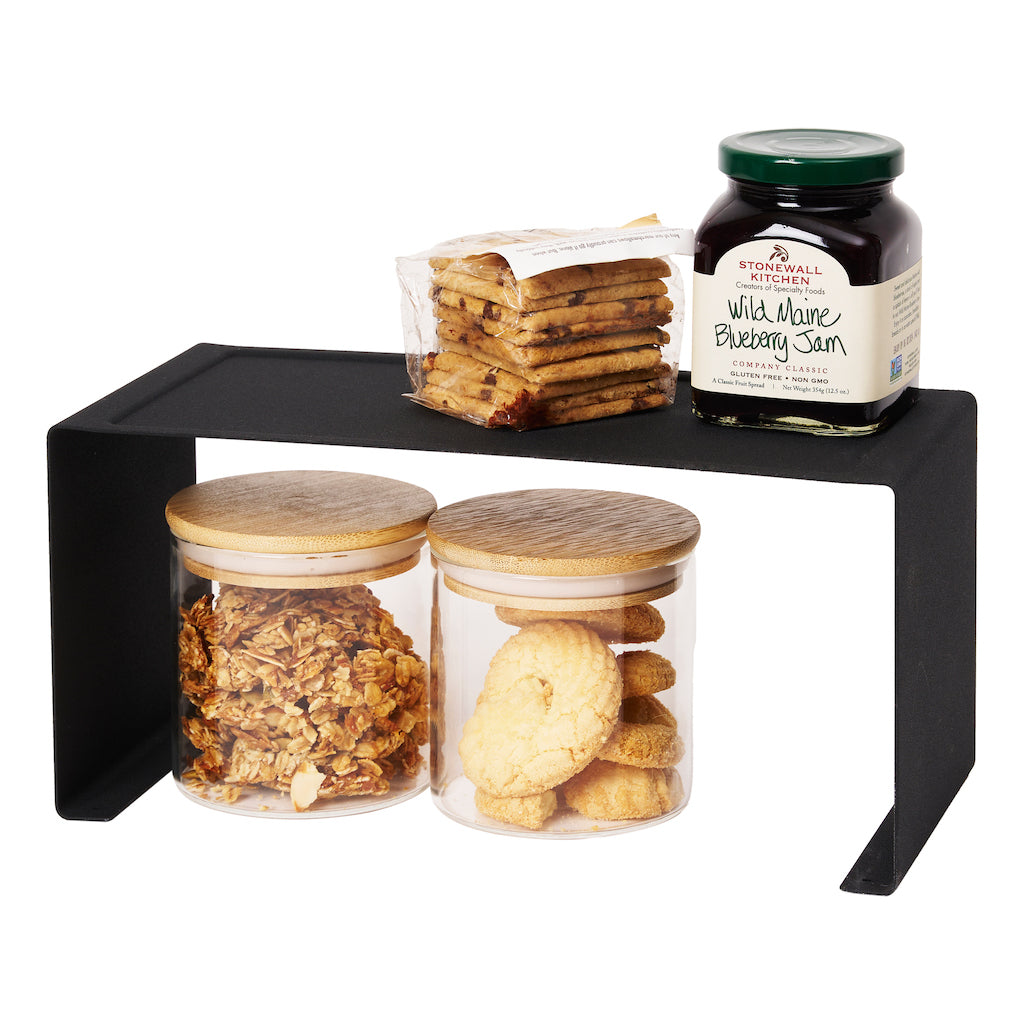 Moderne og kompakt kjøkkenhylle som gir bedre organisering.