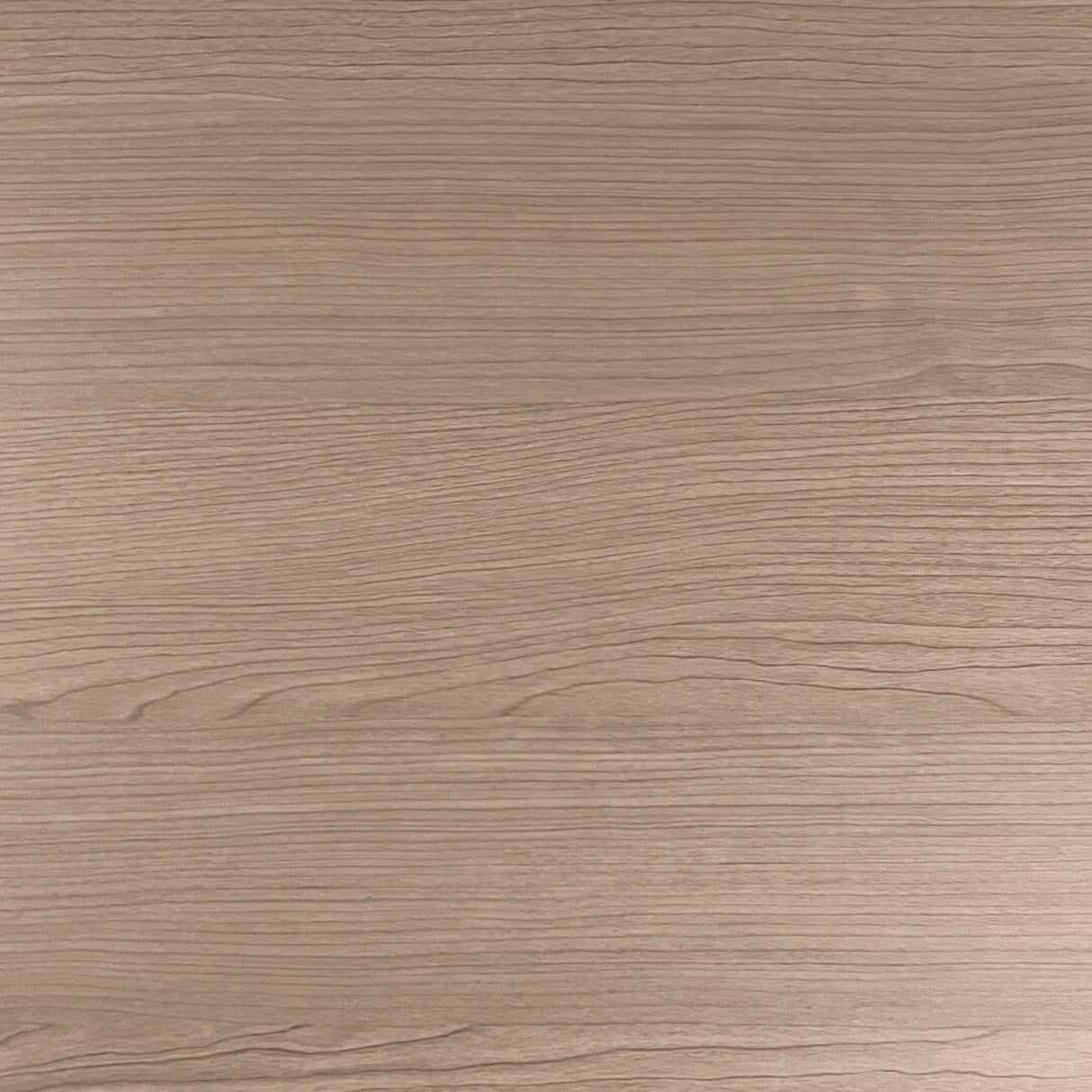 Selvklebende folie med realistisk tretekstur.