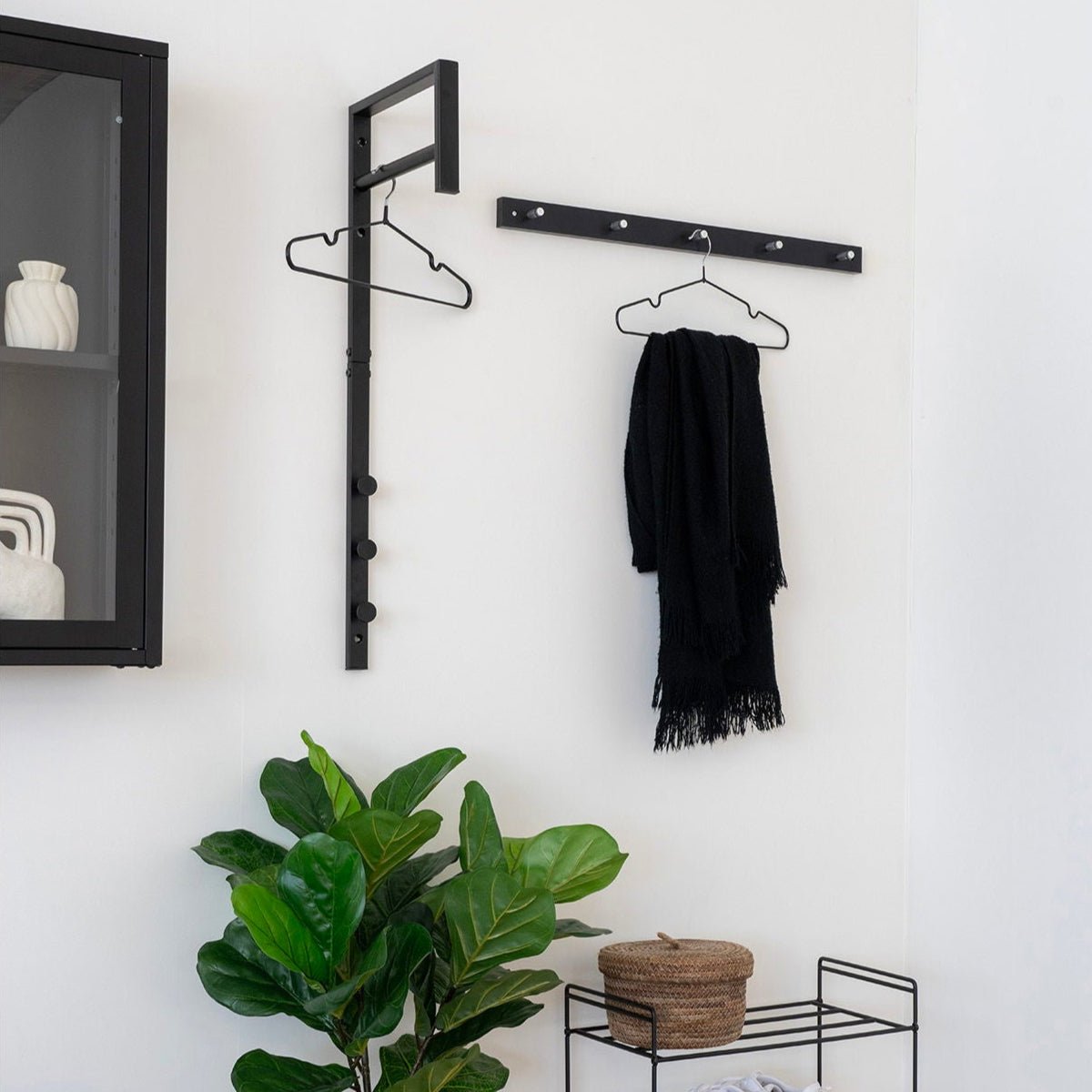 Trento vegghengt klesstativ sort metall 82 cm - Lindas Dekor