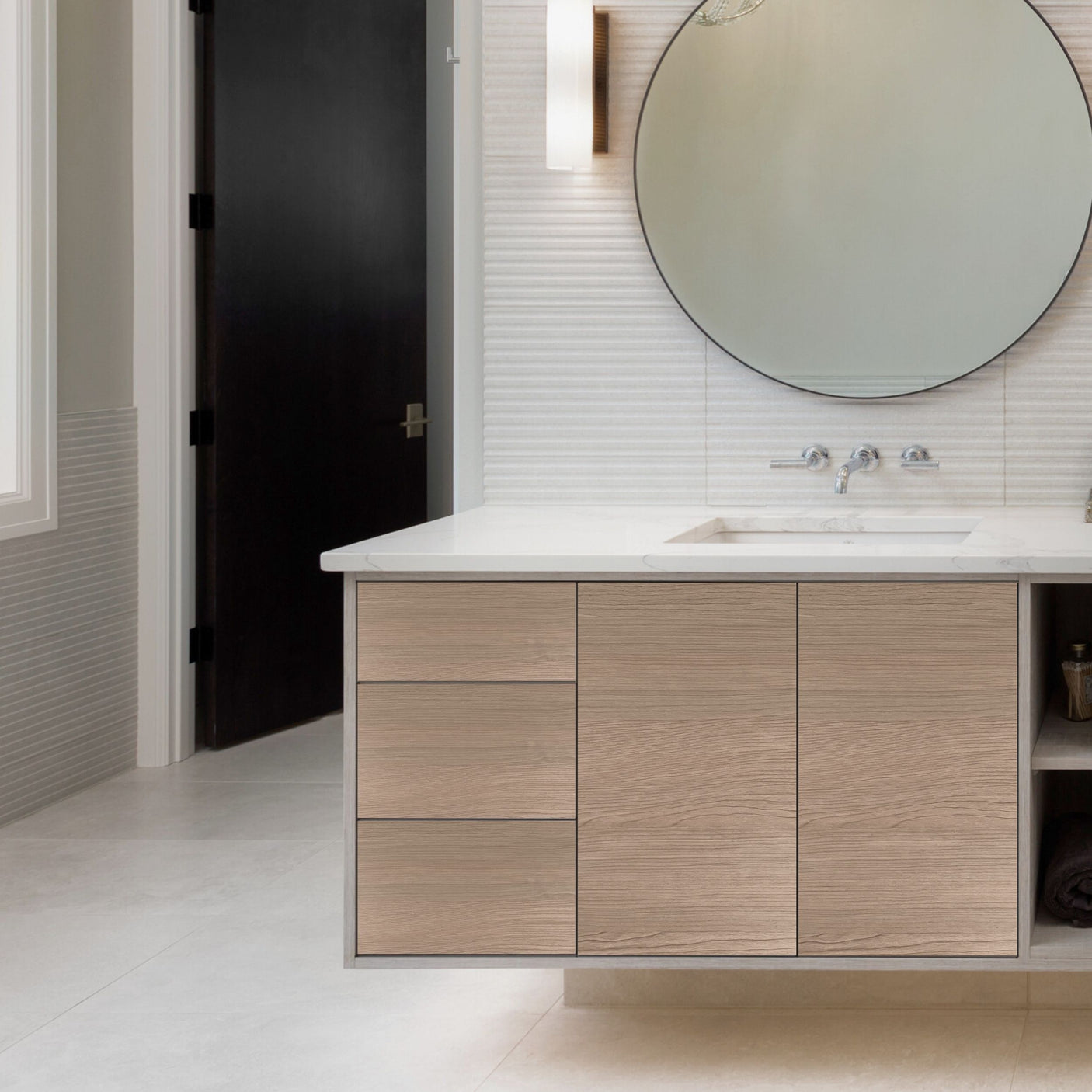 Praktisk og stilren kontaktplast for oppussing.