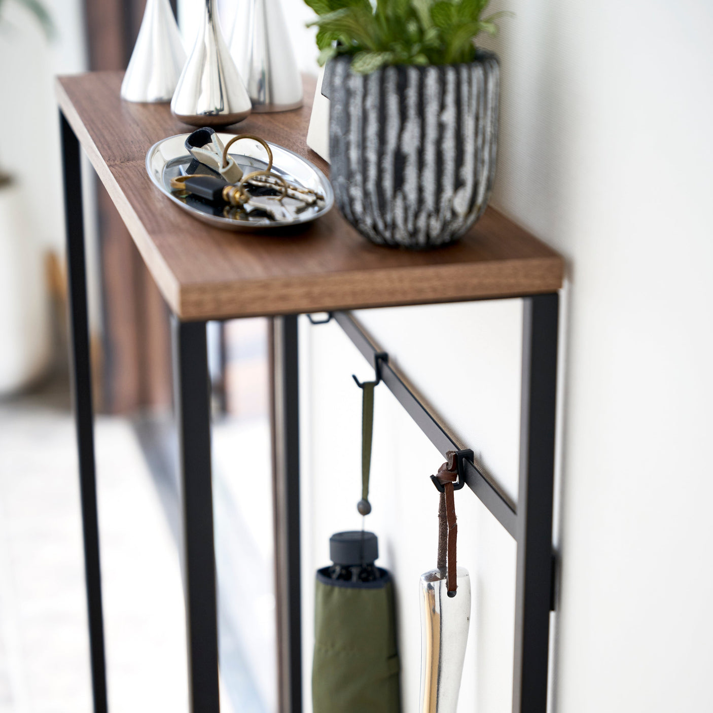 Praktisk møbel for dekorative elementer.