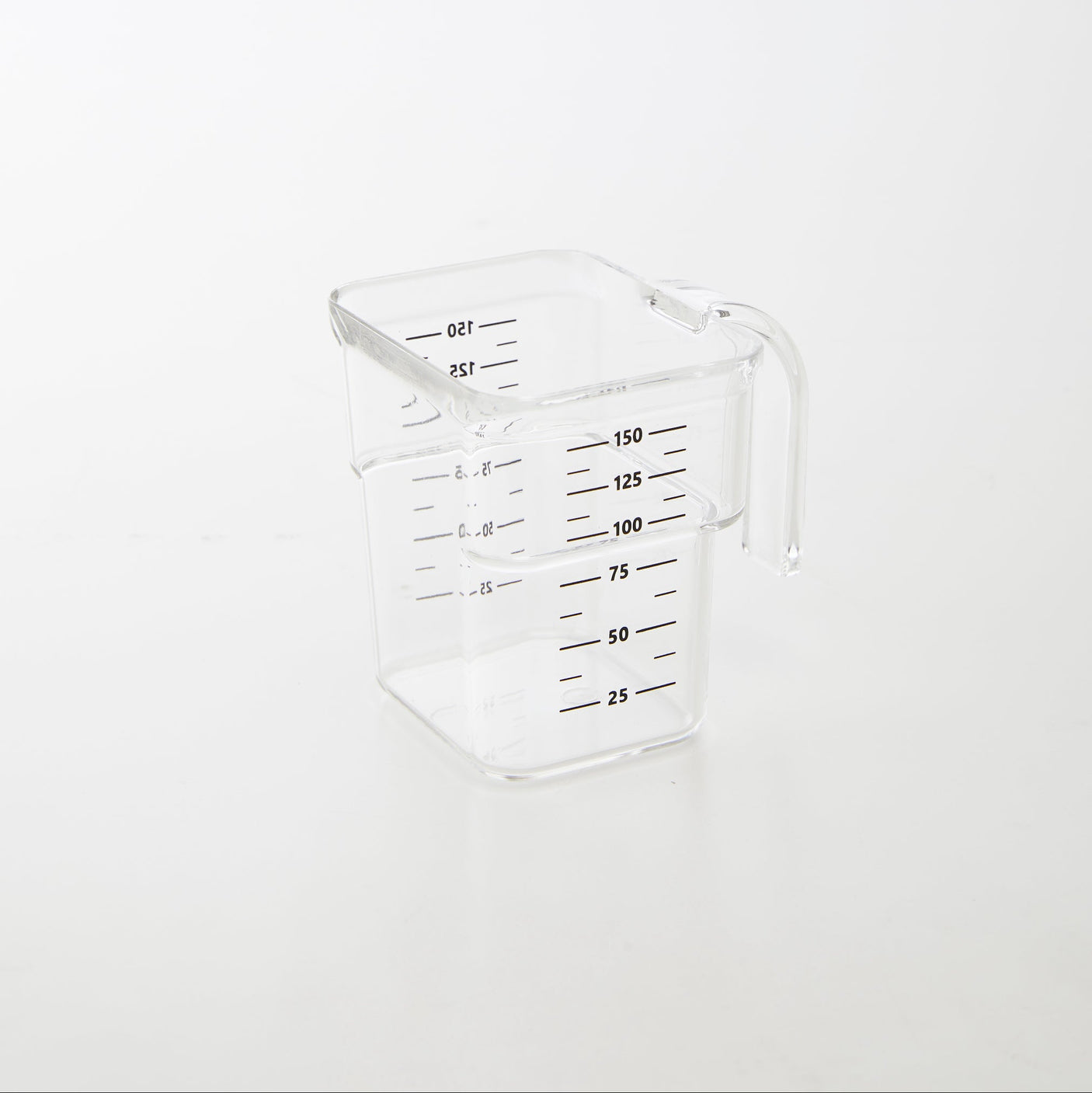 Moderne oppbevaringsboks for hunde- og kattemat.