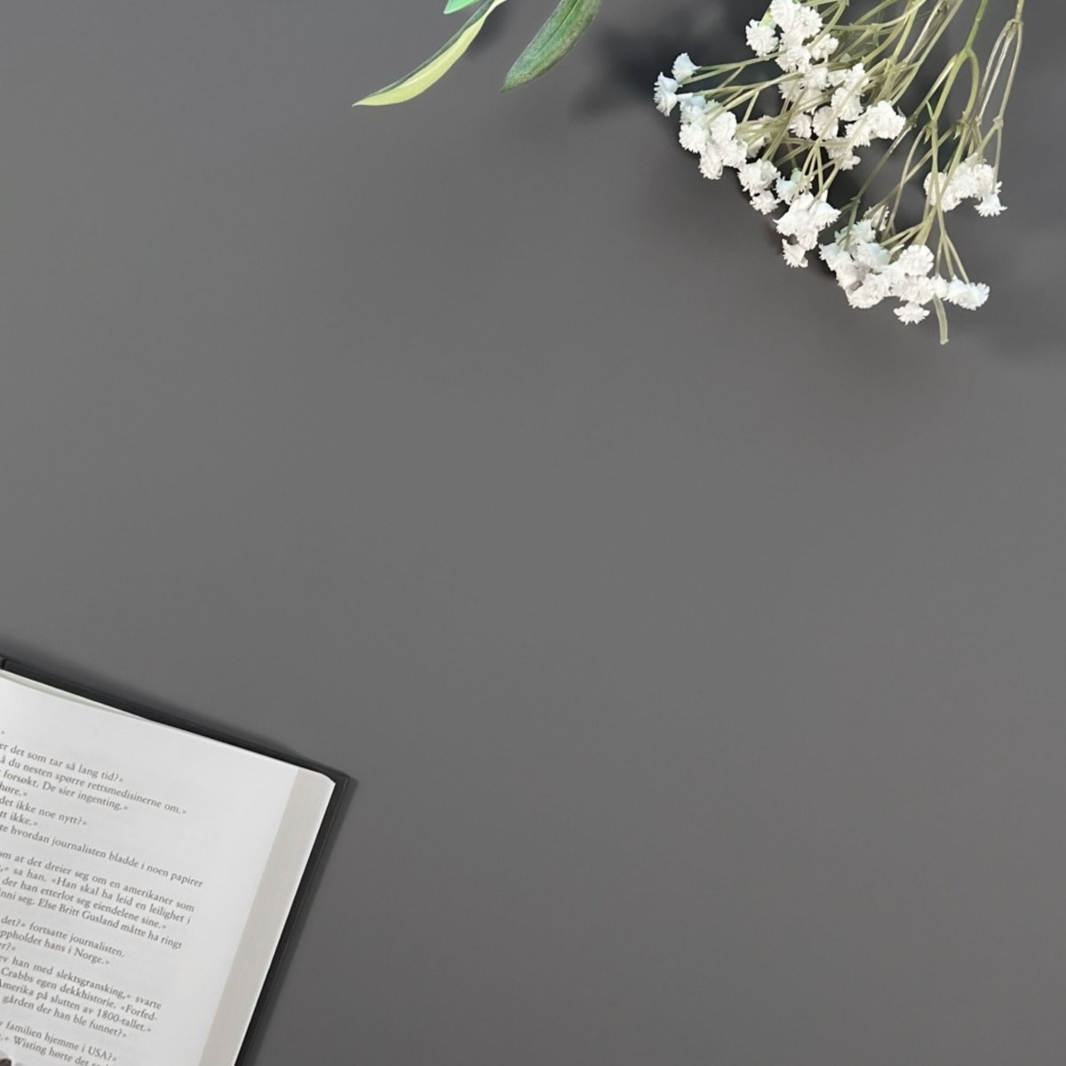 Charcoal grey supermatt kontaktplast 62 cm x 5 m - Lindas Dekor