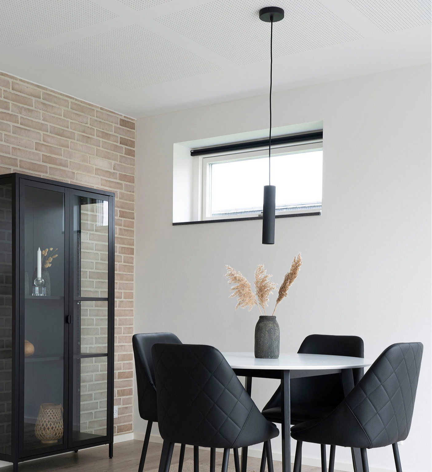 House Nordic Paris taklampe sort