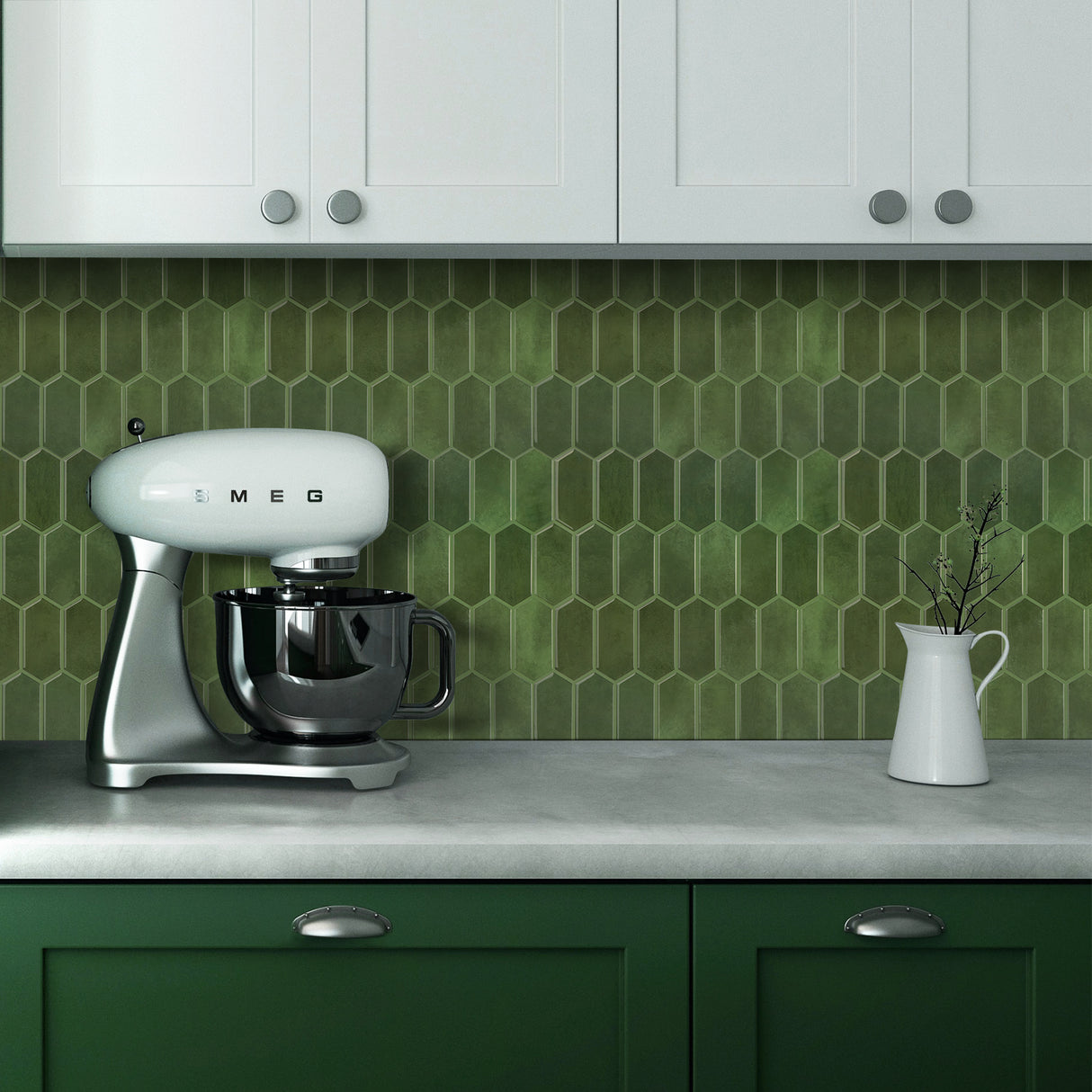 Grønn marmorinspirert flisprøve fra Lindas Dekor i selvklebende format.