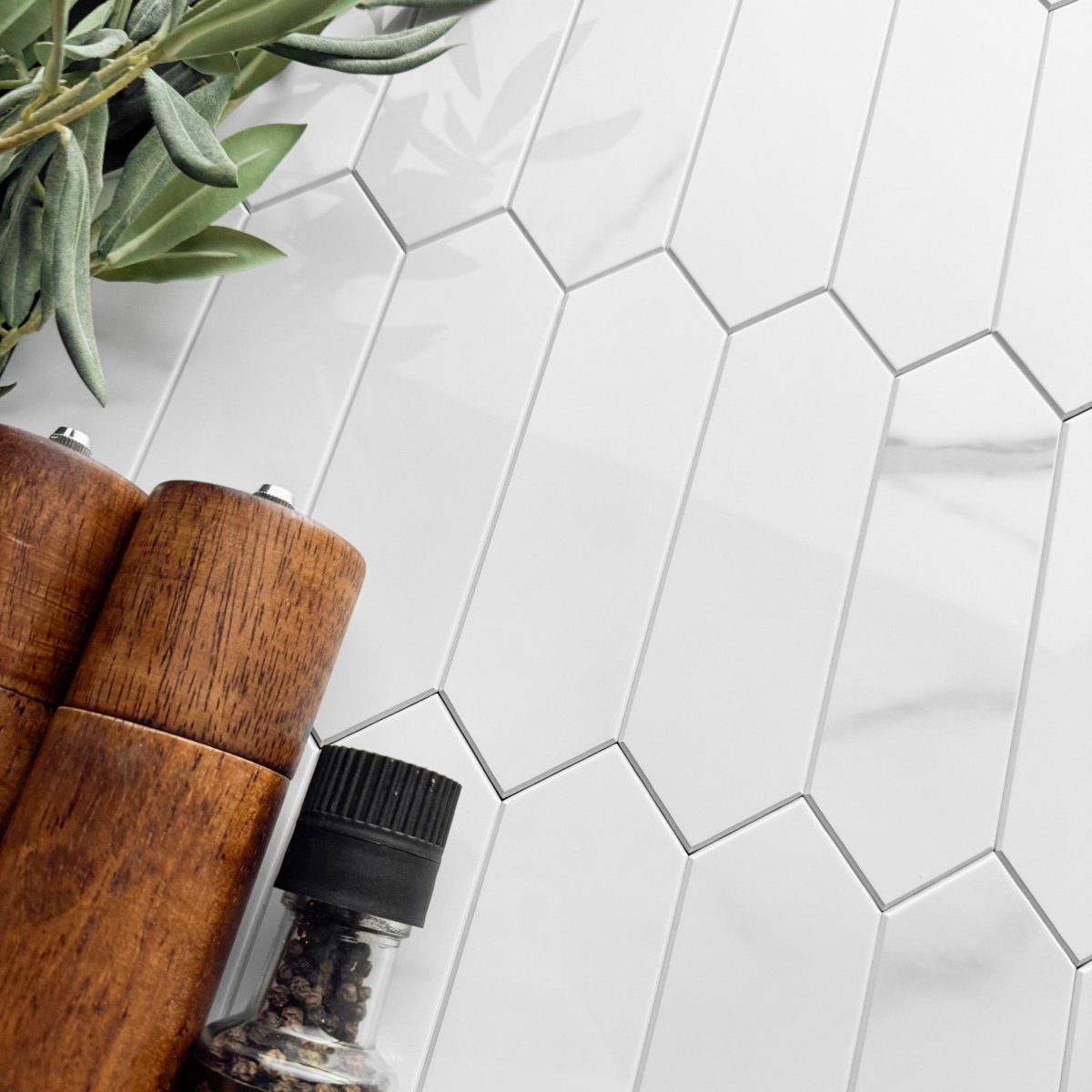 Vareprøve: Caia lang hexagon selvklebende veggfliser - Lindas Dekor