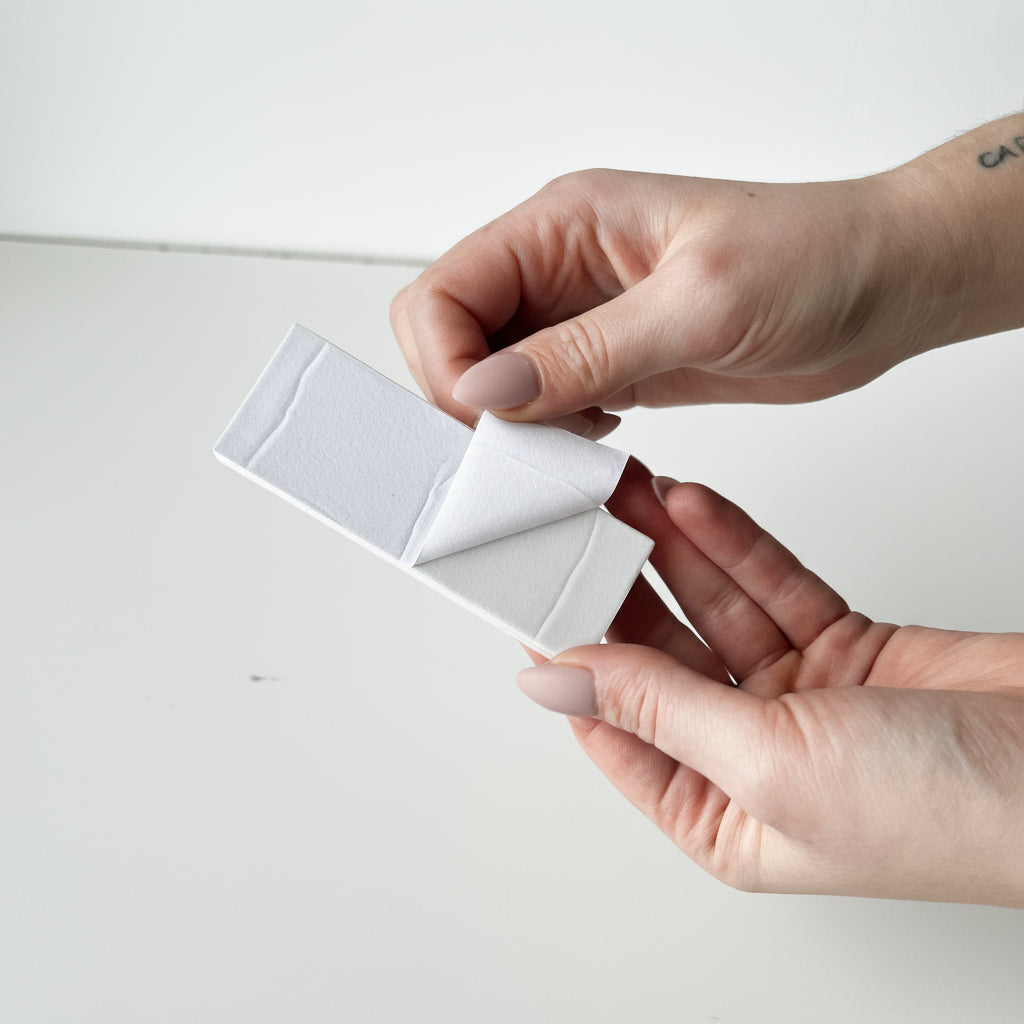 Praktisk løsning for skjult montering av grenuttak på arbeidsplass