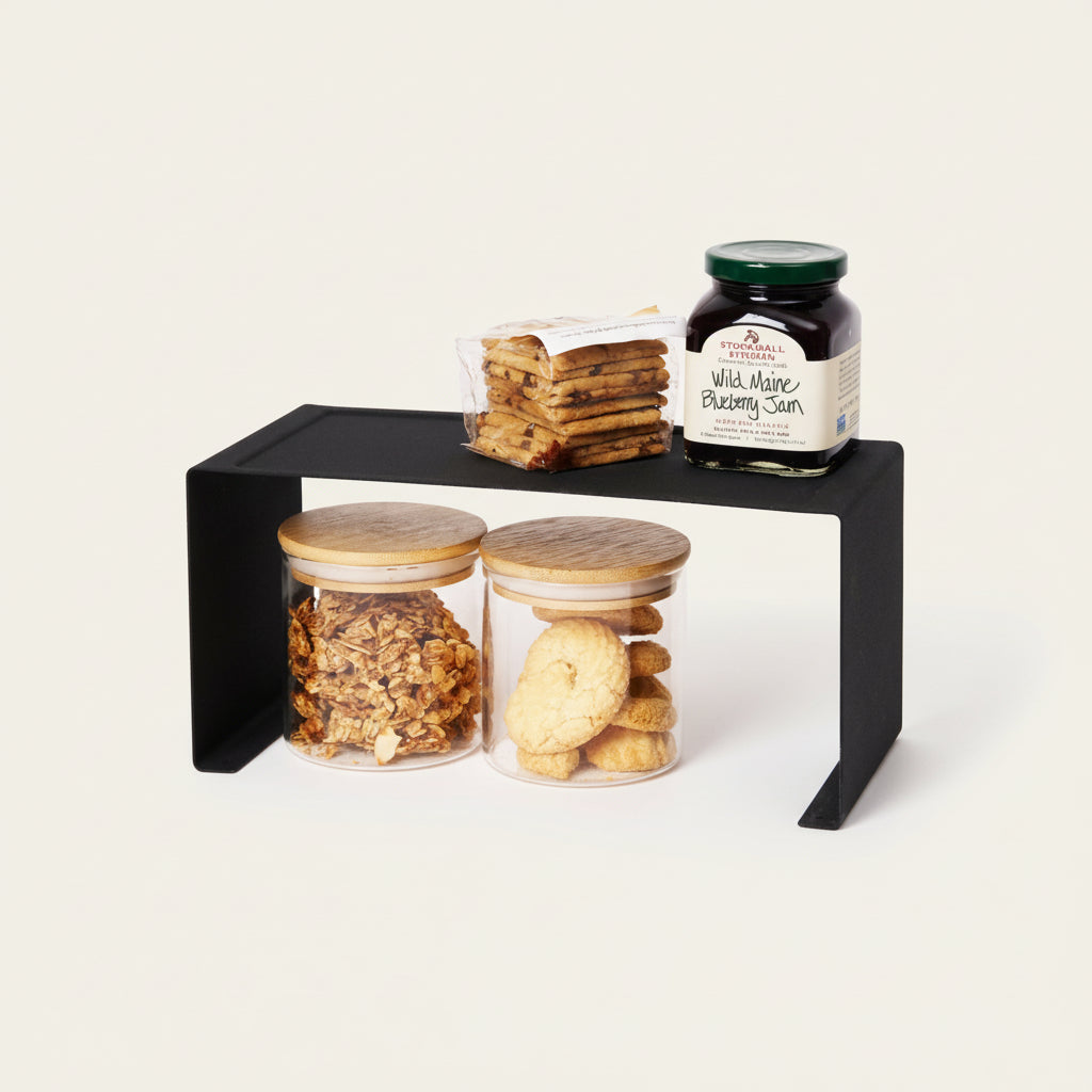 Moderne og kompakt kjøkkenhylle som gir bedre organisering.