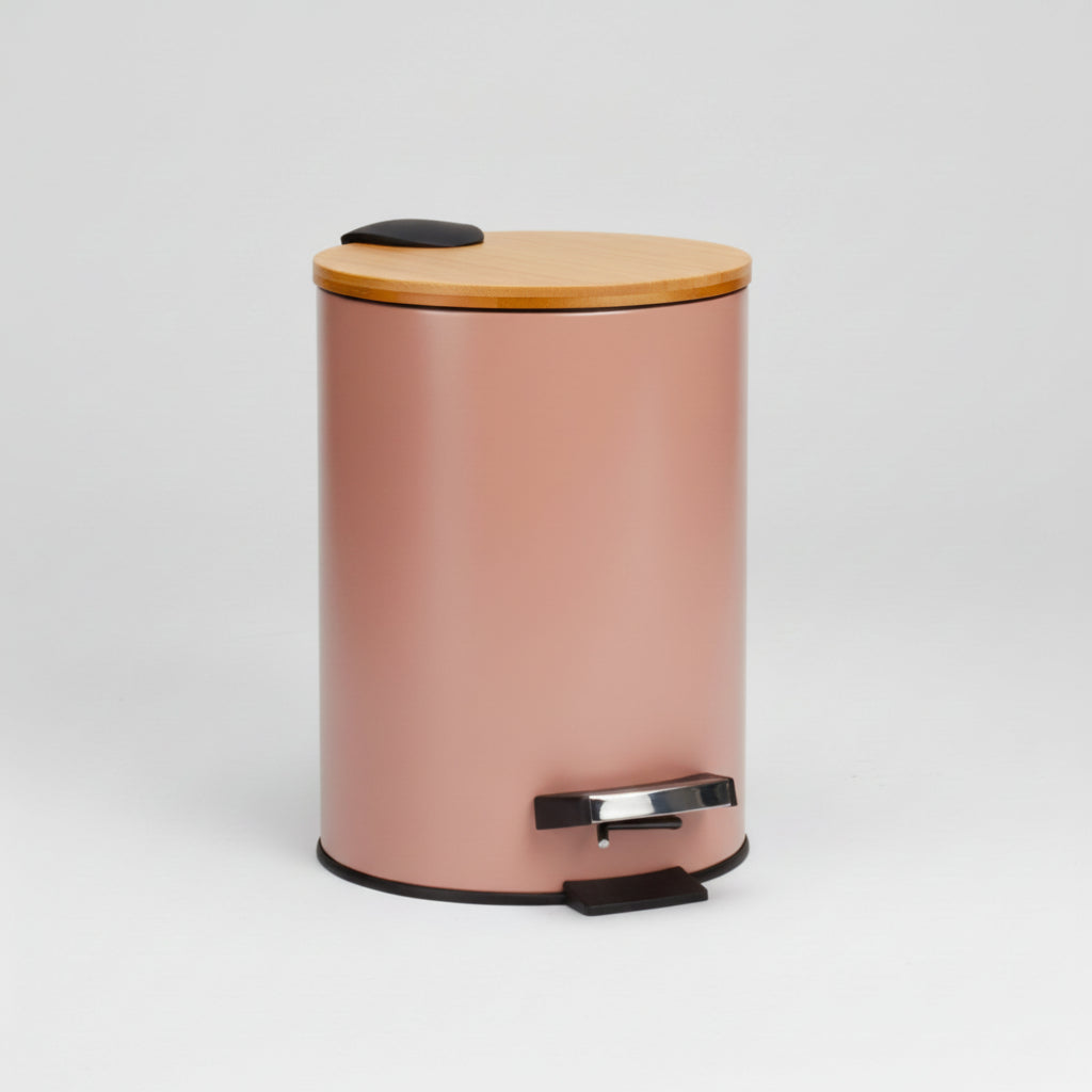 Liten søppelbøtte til bad i beige metallfinish med trelokk