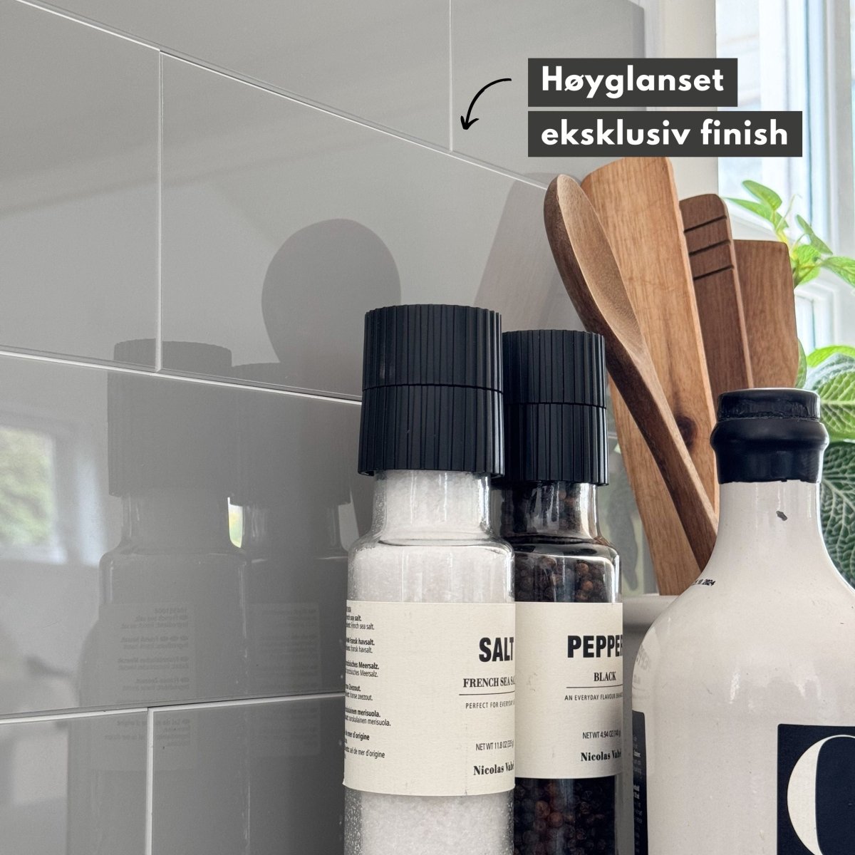 Vareprøve: Hailey grå selvklebende fliser - Lindas Dekor