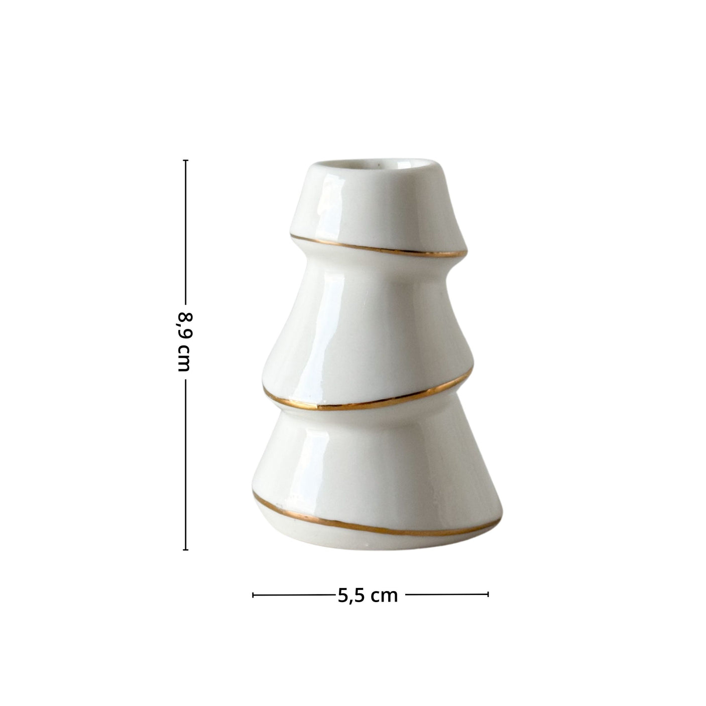 Hvit keramikklysestake i juletreform med gullkant