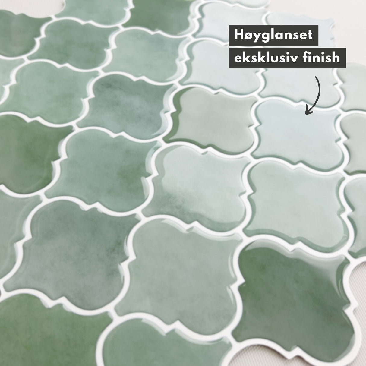 Lanterne fliser i harmonisk grønnfarge – skaper et elegant uttrykk.