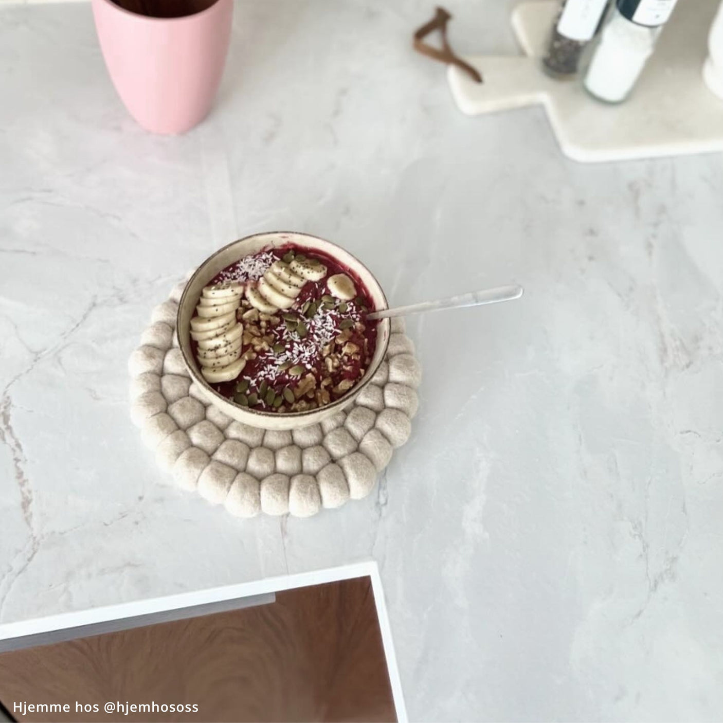 Walnut deep og marmor kjøkkenkit