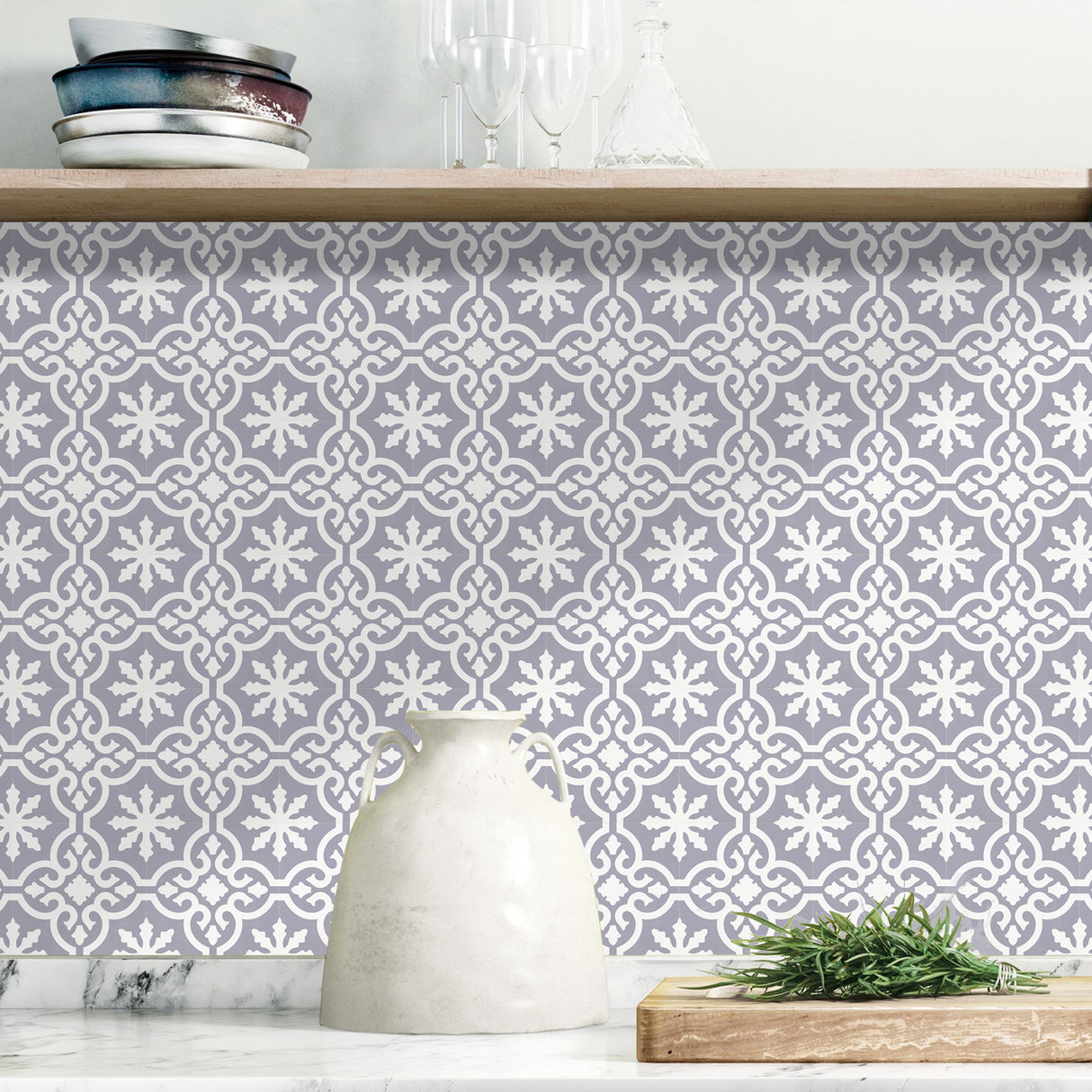 Dekorativ veggflis i prøveformat – ideell for vurdering av stil og farge hjemme.