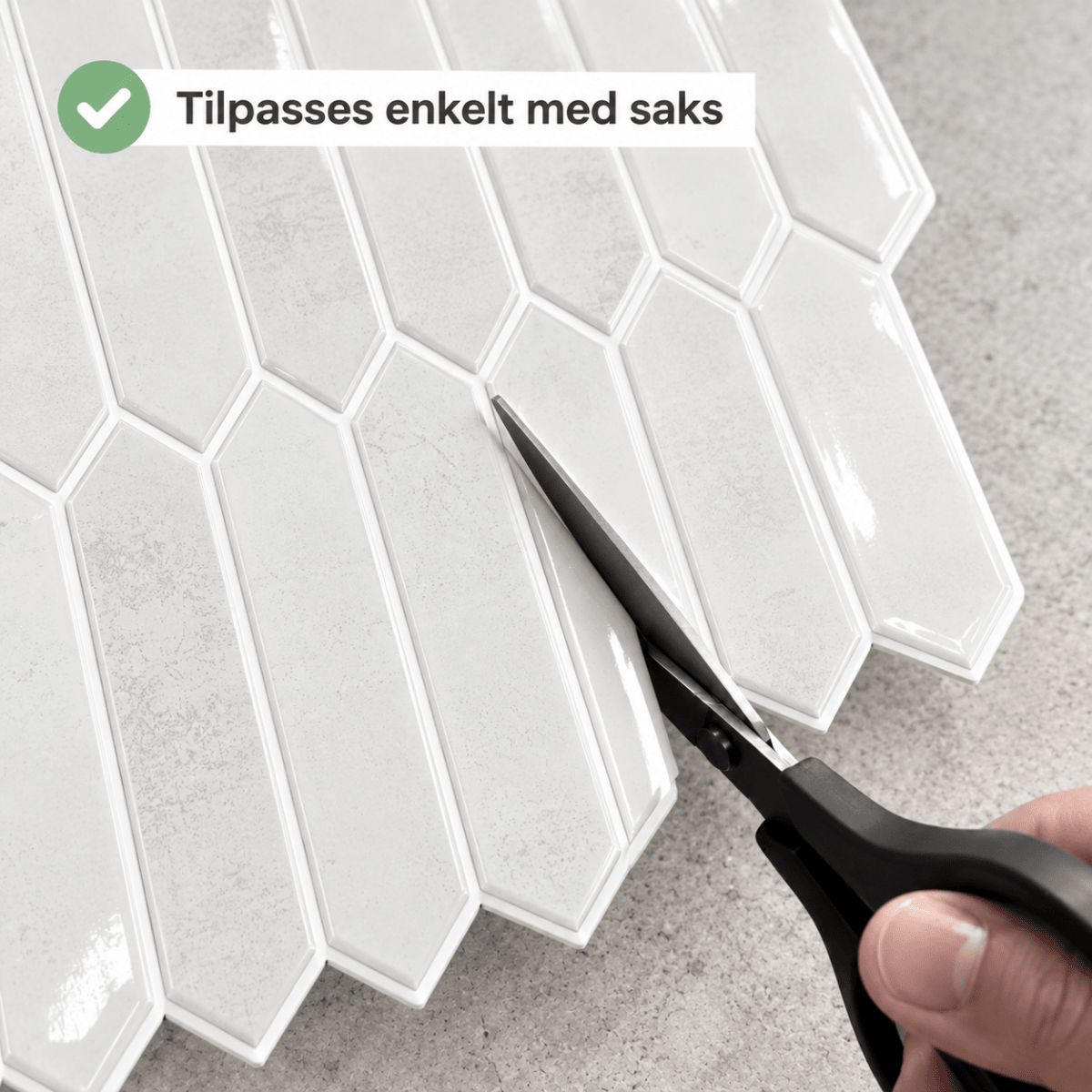 Hedda grå självhäftande väggplattor som anpassas med sax