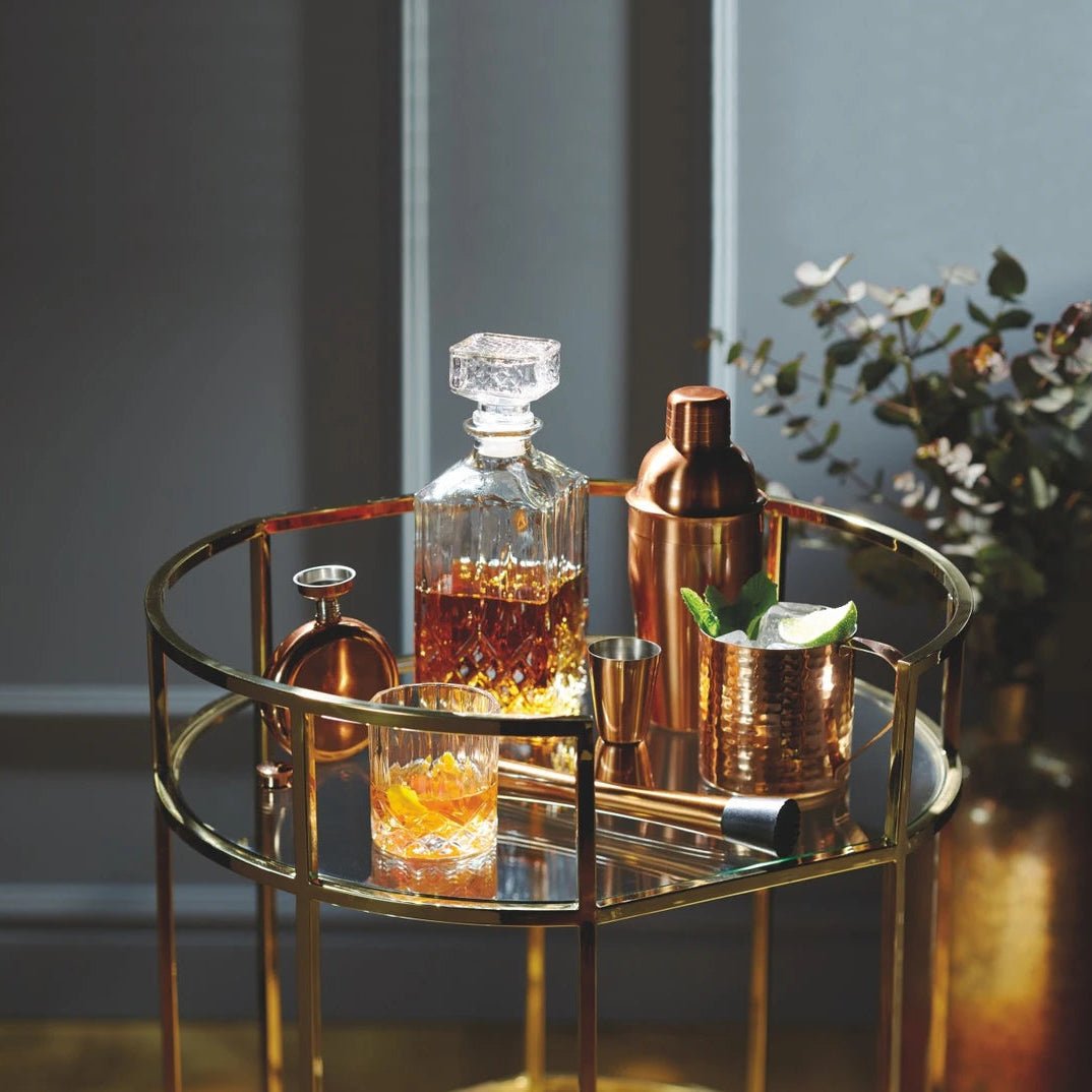 Karaffelsett i slipat glas med fyra whiskyglas – Lindas Dekor Drikkesett
