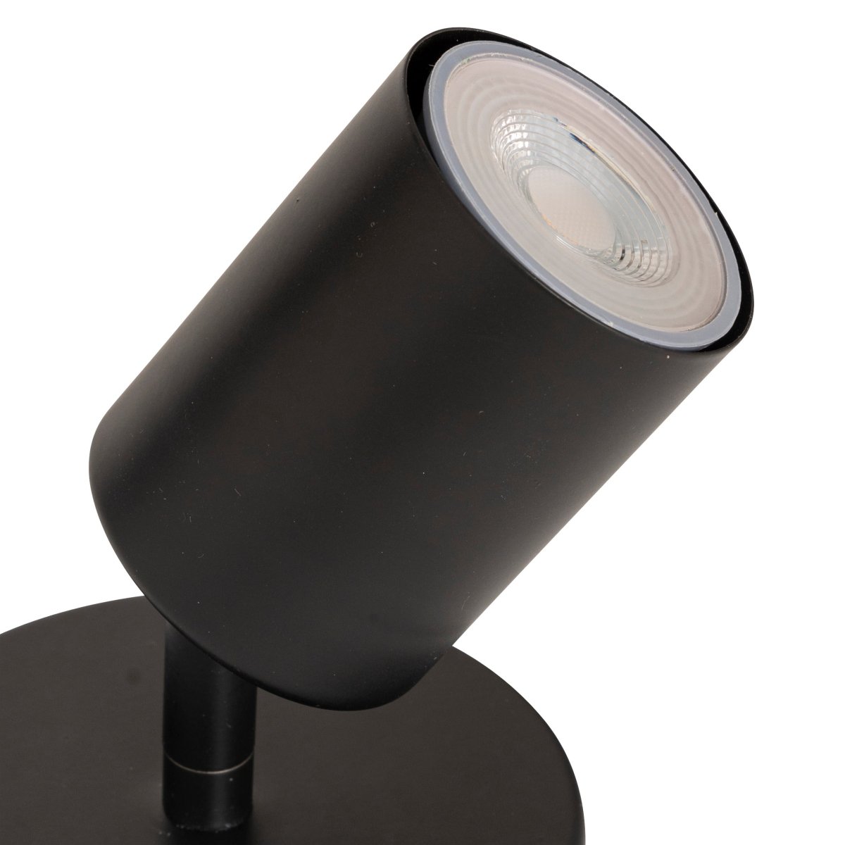 Nærbilde av justerbar sort spotlight på Vico lampen