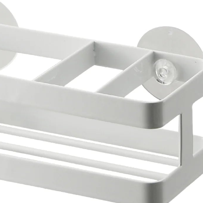 Hvit sink organizer med sugekopp for ryddig og funksjonell kjøkkenvask