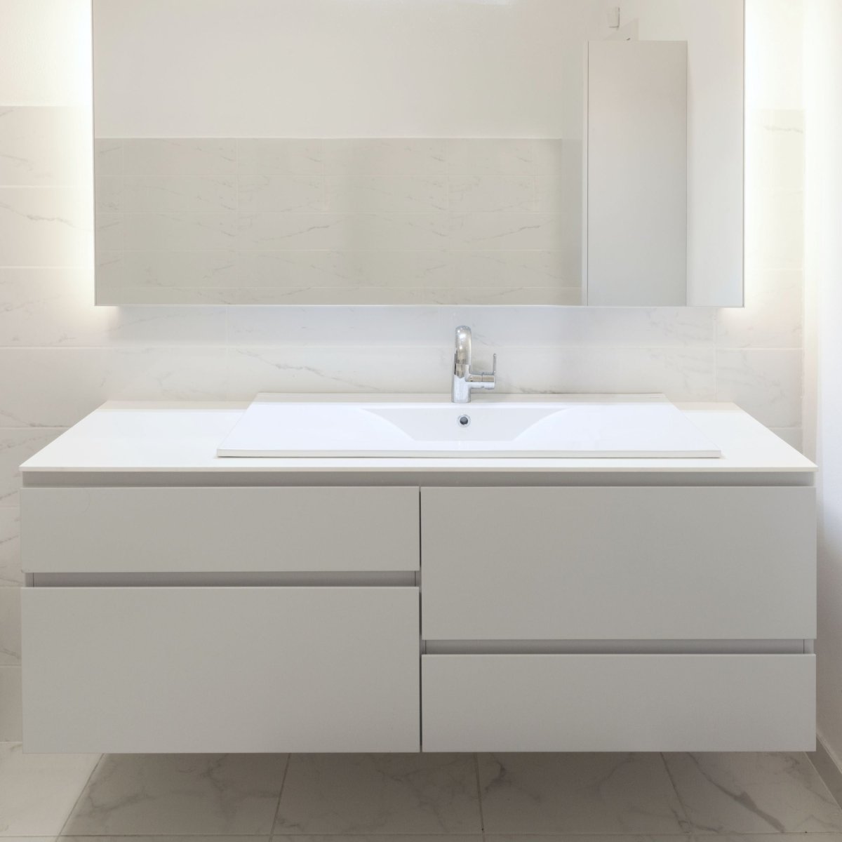 Venilia Creme Matt kontaktplast til baderomsmøbel – vanntett og vaskbar folie i beige tone