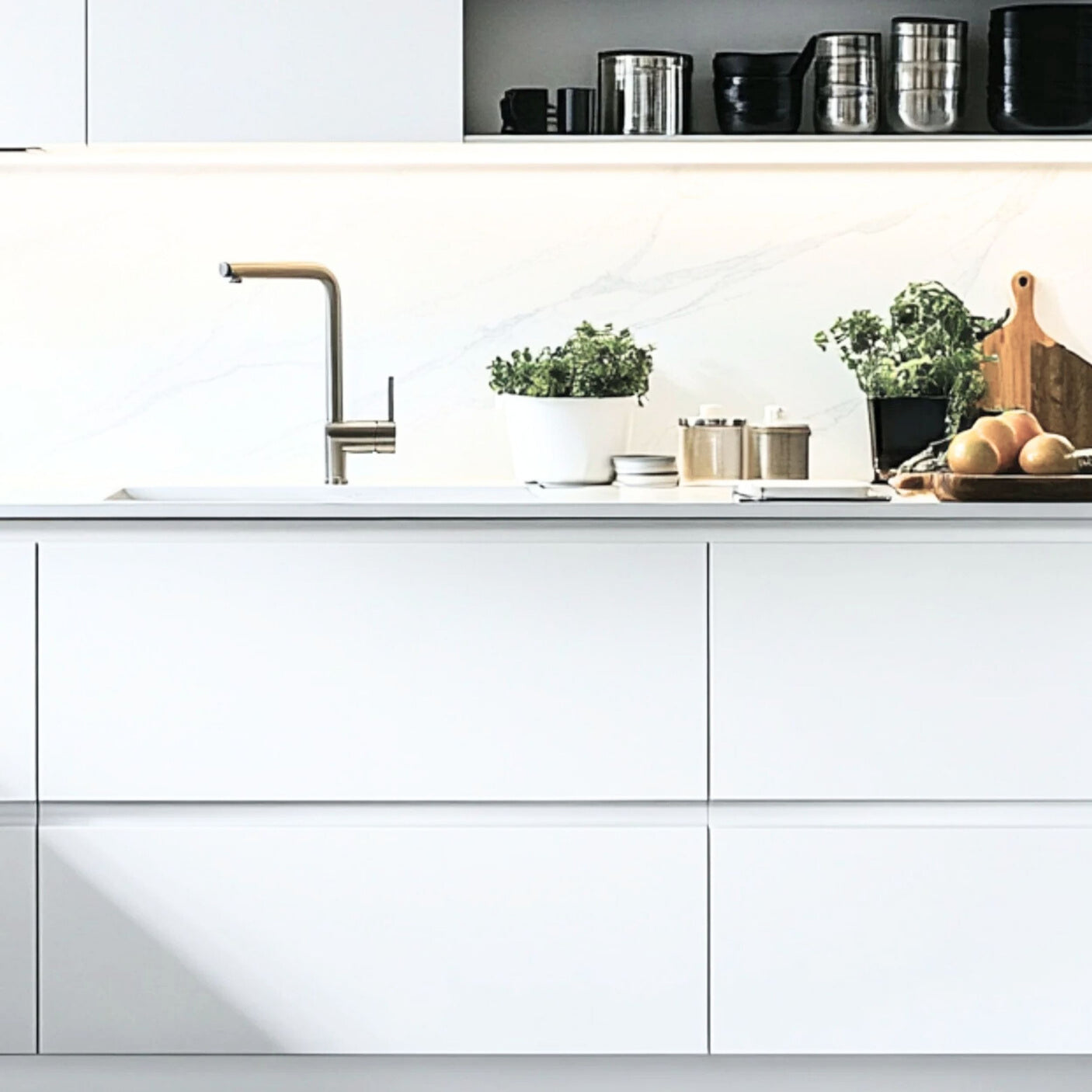 Uni Matt vit kontaktplast