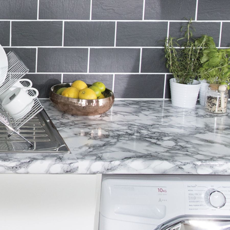 Marmor hvit/sort kontaktplast