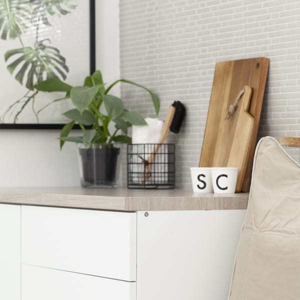 Detaljert visning av Santana Eik Kalk sitt realistiske treverkspreg.