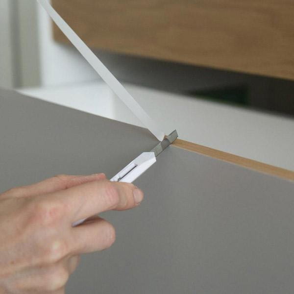 Uni Matt Grå kontaktplast er en bestselger som egner seg til å fornye ikea-møbler og generelt slette overflater, feks kjøkkenbenk, kommode og bord.