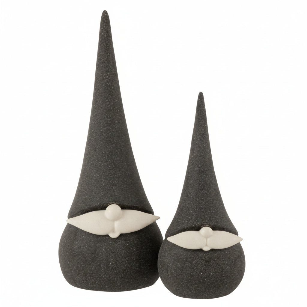 Nissefigur av keramikk med høy hatt