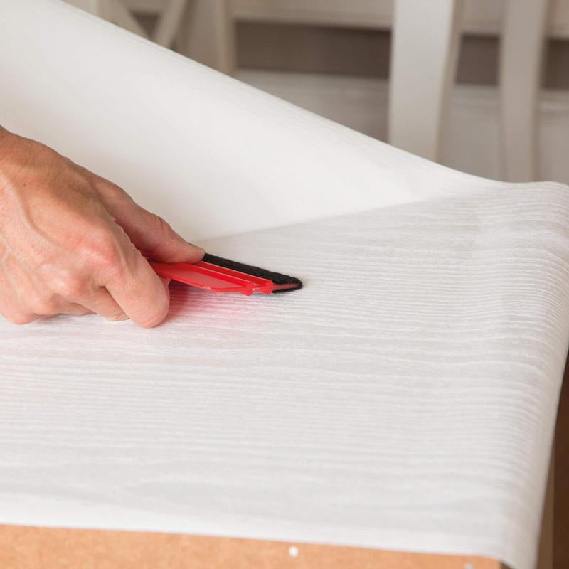 Whitewood kontaktplast er en av våre bestselgere. Den gir et moderne, kjølig design av lyst treverk. Passer godt til fornyelse av alle rom og flater.