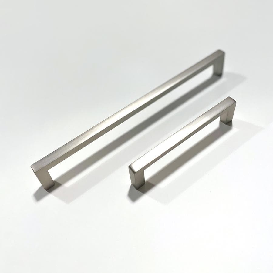 Handtag silverfärgat