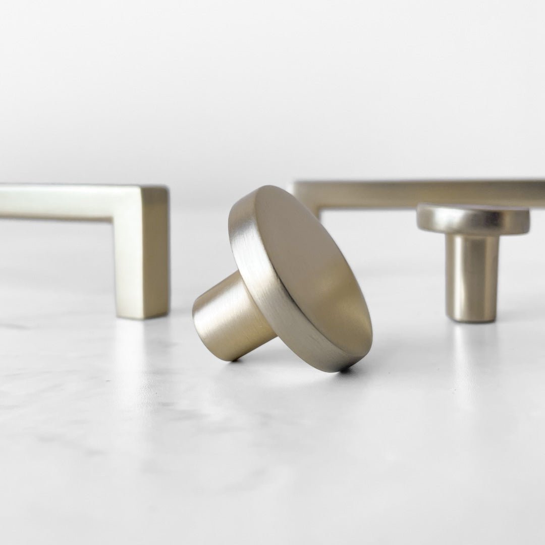 Knott børstet messing 30 mm - Lindas Dekor