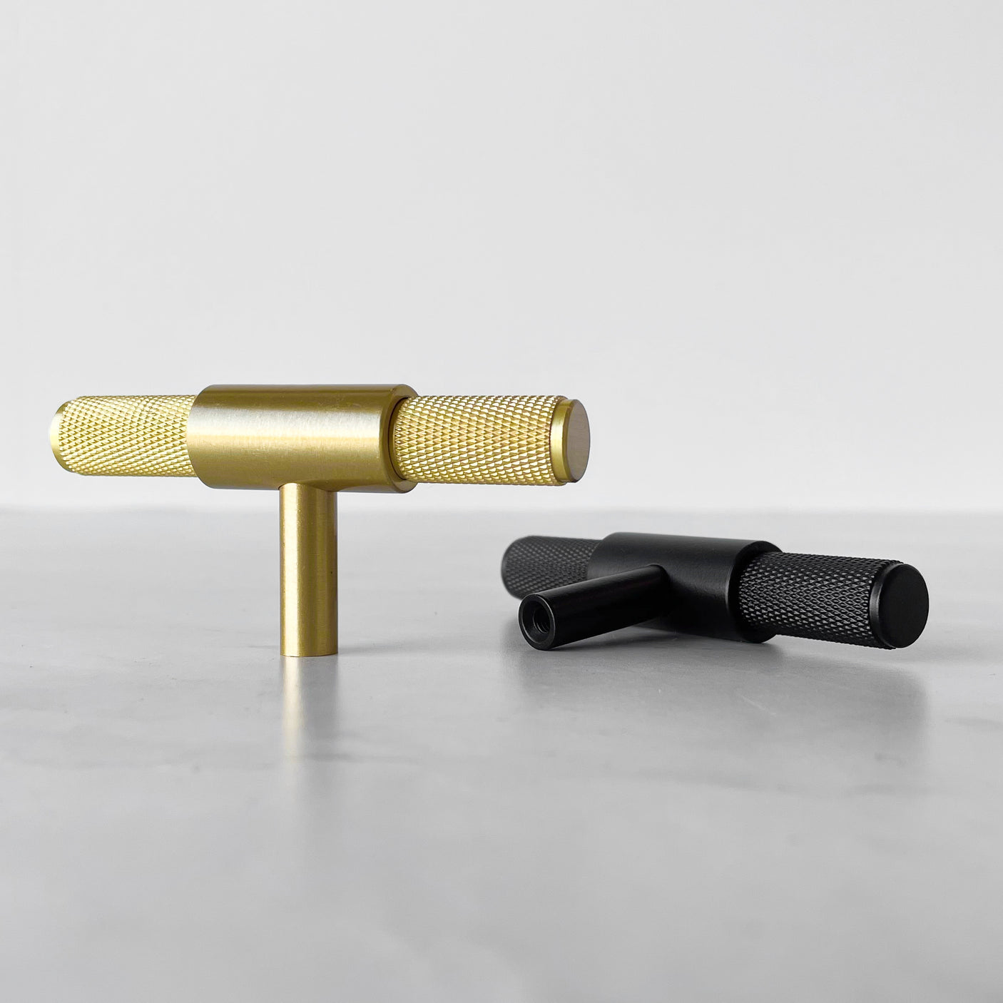 Stockholm T-bar handtag, guld