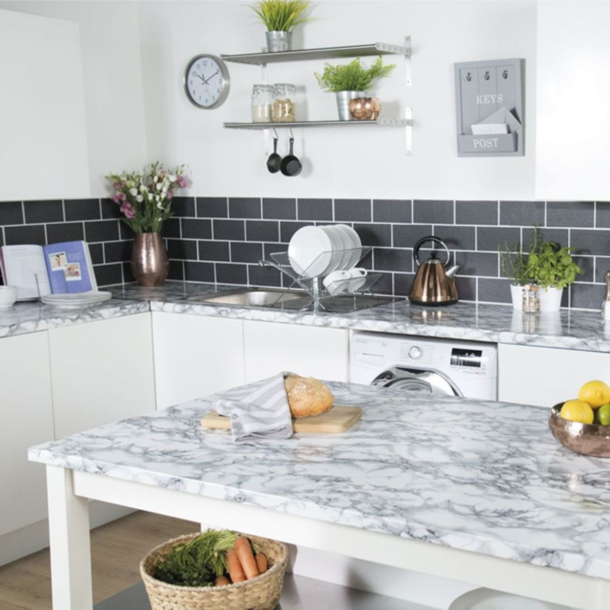 Prov: Marmor vit/svart kontaktplast