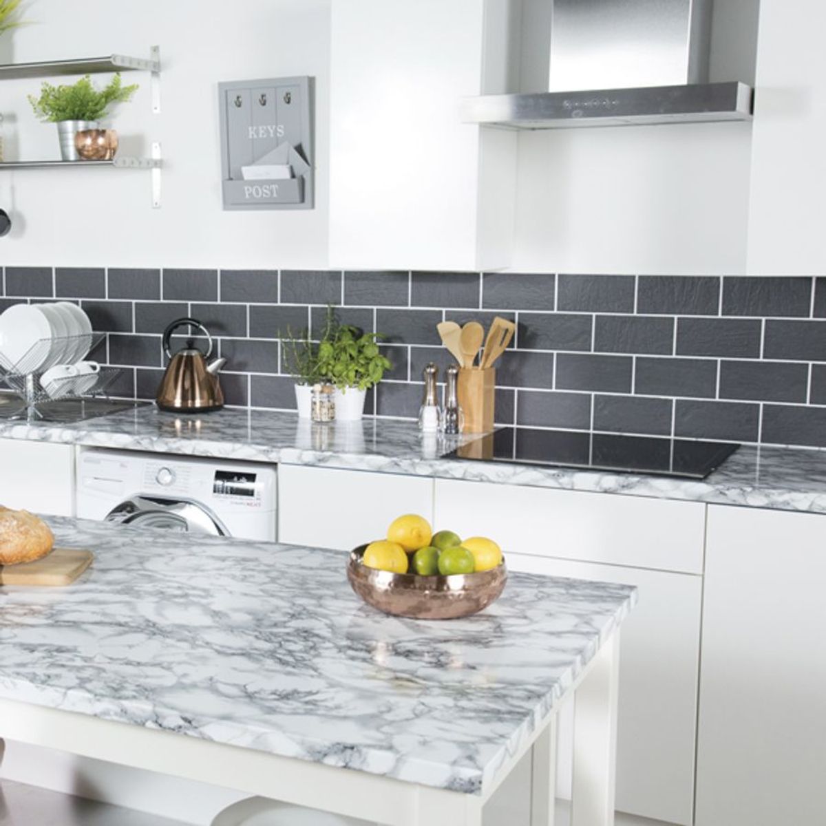 Prov: Marmor vit/svart kontaktplast