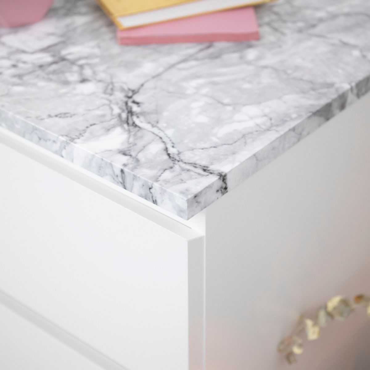 Prov: Marmor romeo grå kontaktplast