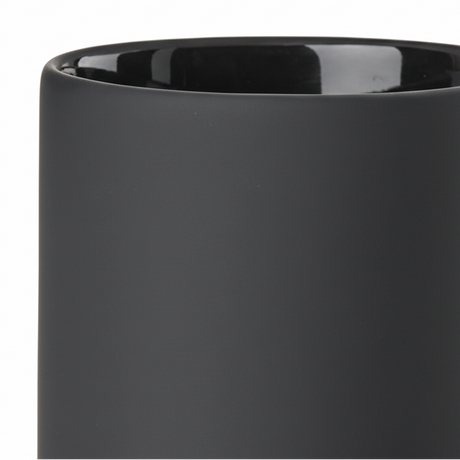 Close up bilde av tannbørsteholder