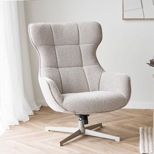 Turin Lounge Stol i naturel tekstil plassert i moderne stue.