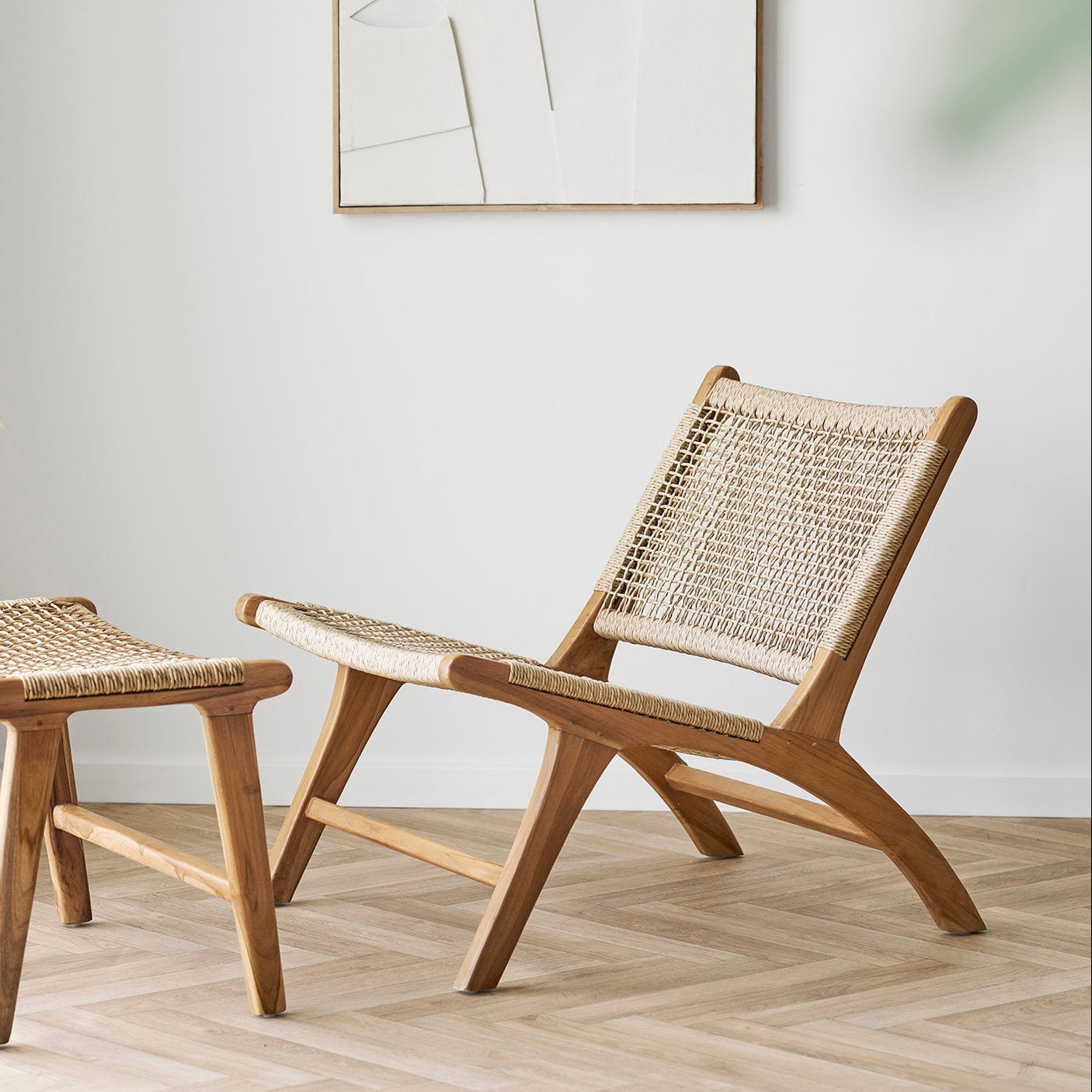 House Nordic Derby – spisestol i teak og naturrotting