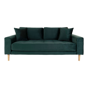 Lido 2,5 seters sofa i mørkegrønn velur med treben – frontbilde
