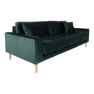 Komfortabel Lido sofa i mørkegrønn velur med treben – skråperspektiv