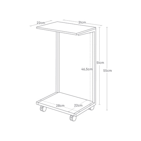 Kompakt sidebord i hvit med hjul og naturfarget topp ved sofa og lenestol.
