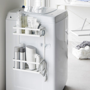 Flyttbar hvit oppbevaringshylle med magnet for vask og rengjøring.